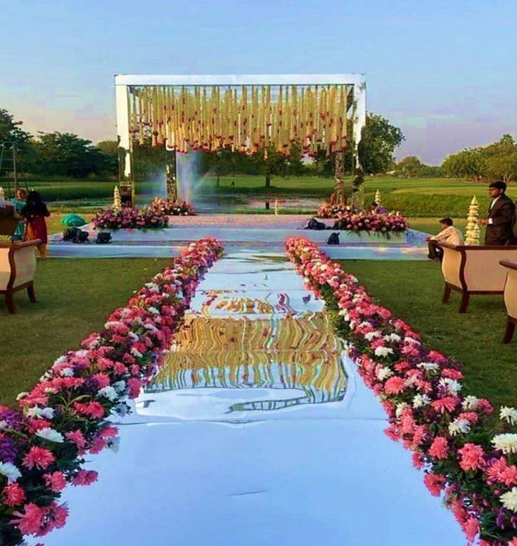elegant wedding stage setup